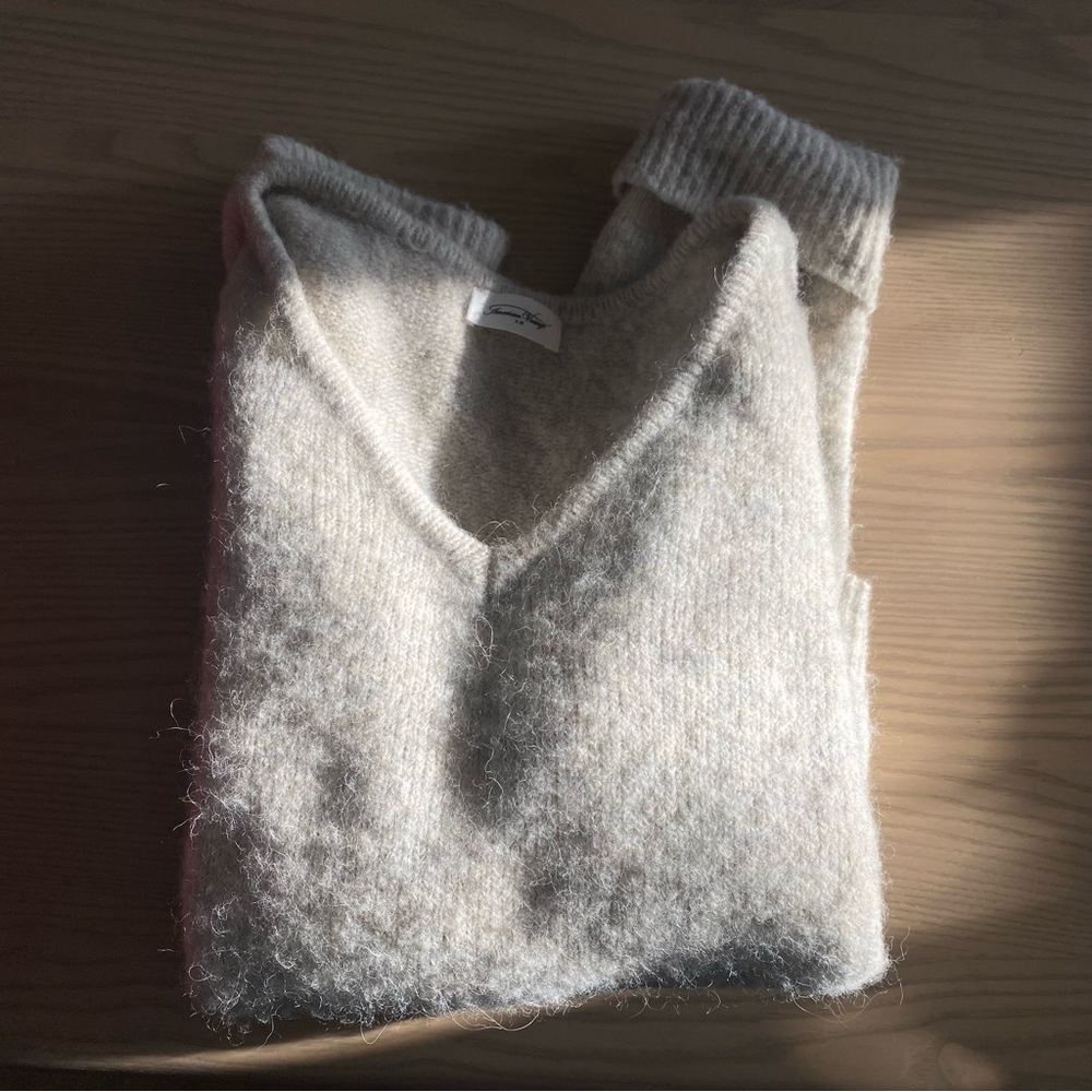 American Vintage cropped v neck sweater